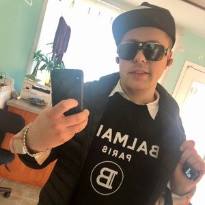 Meet your Posher, Aaron